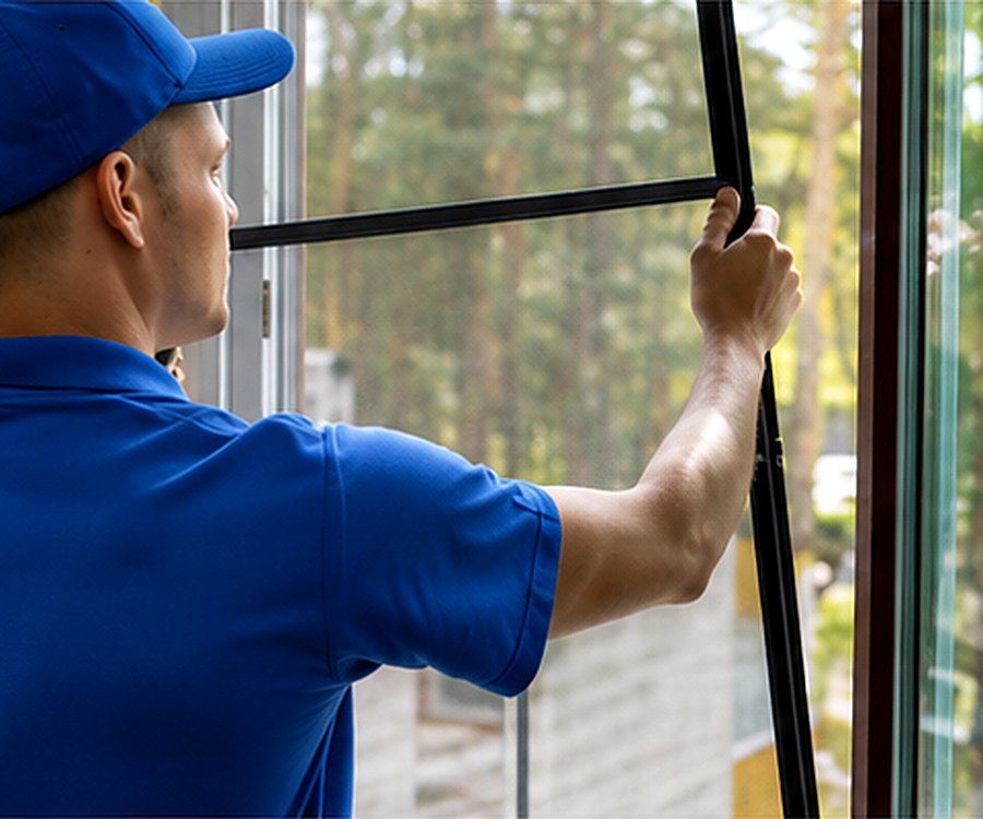 Window with screens that don't need additional cleaning